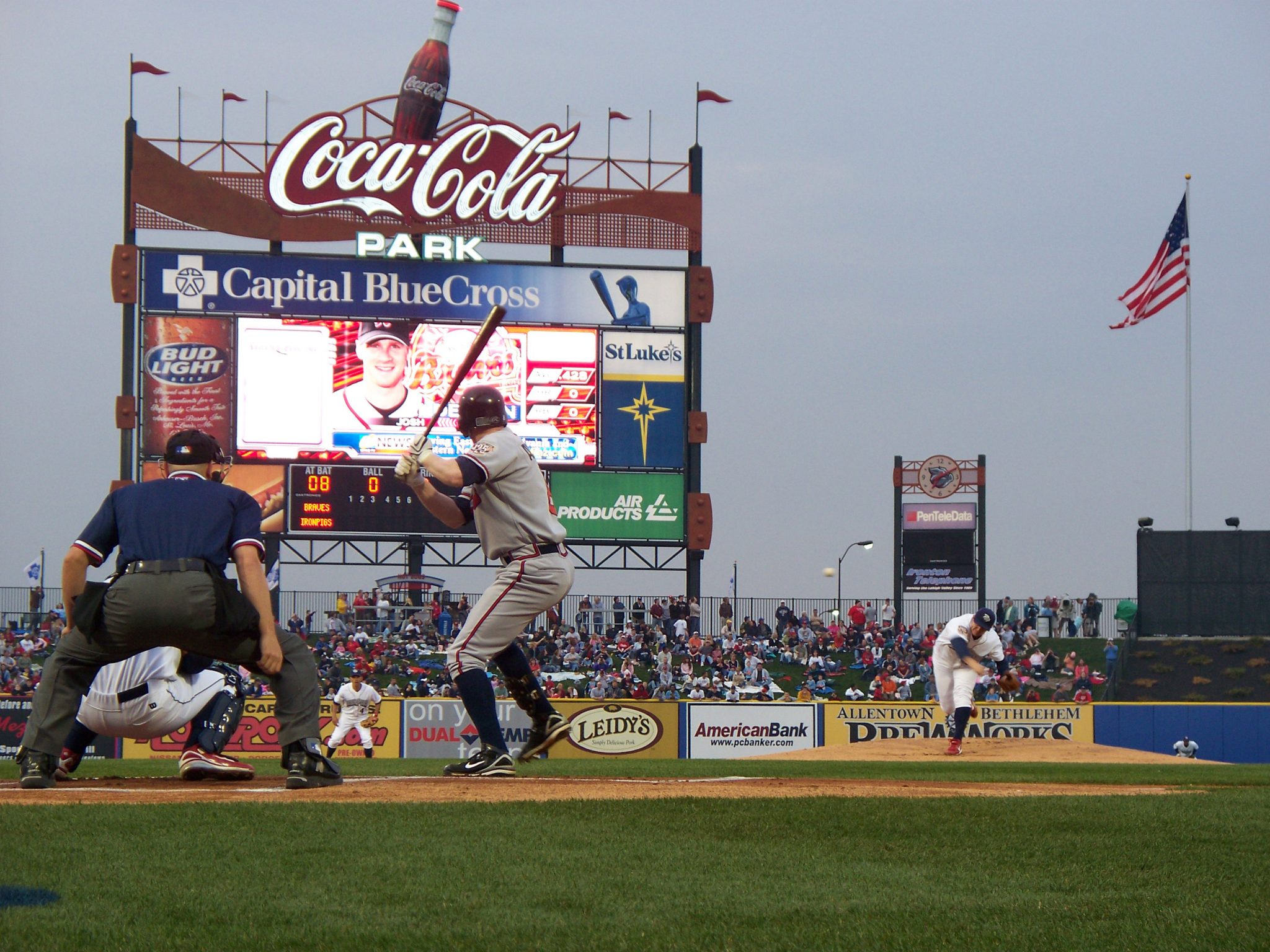 The steel signage structure in right field is a tribute to the area’s steel industry.