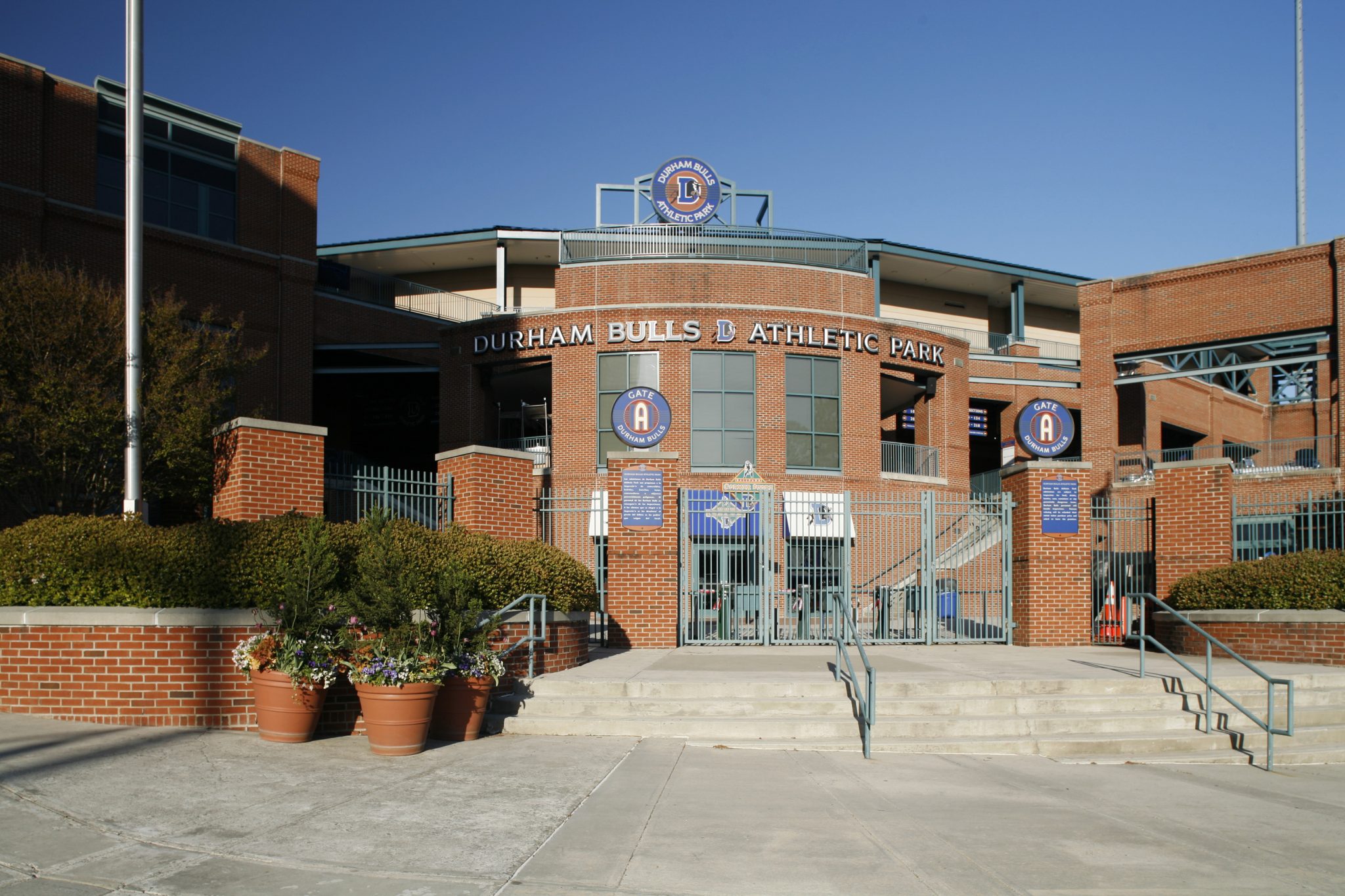 Durham Ballpark reflects the character of brick tobacco warehouses in the city.