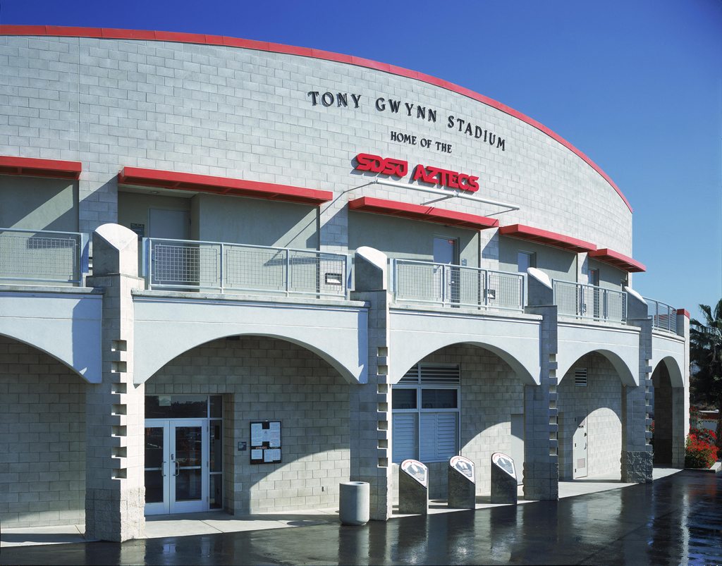 It replaced the former stadium while retaining the existing playing field.