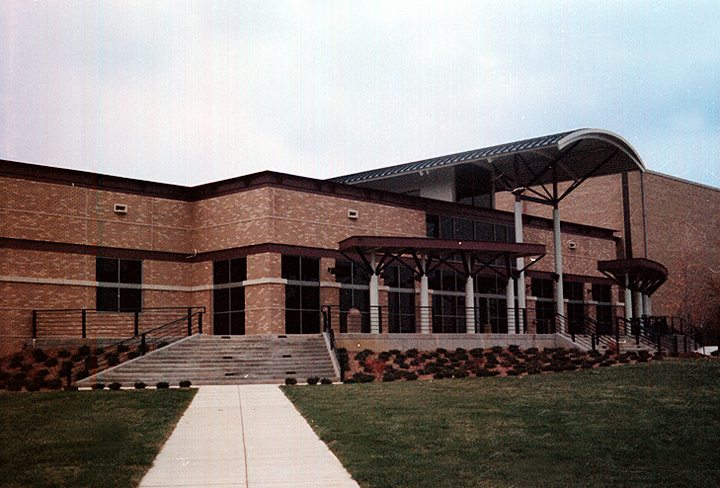 The Western Illinois Student Rec Center is a 65,000 SF building that includes basketball courts, an aerobics studio and weight room.