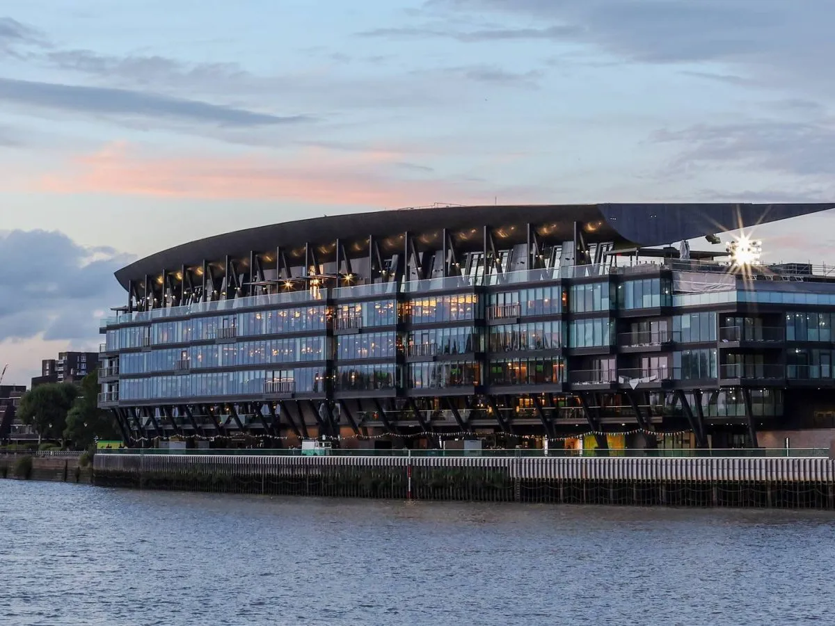 Fulham_RiversideStand_Populous_header-1200x900-c-center-1200x0-c-default.webp