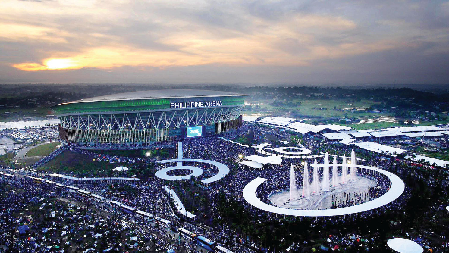 ***MISS UNIVERSE 2019 to be held in SOUTH KOREA ,SINGAPORE , PHILIPPINES , BRAZIL , DUBAI or ISRAEL??*** - Page 2 1-million-people-gather-at-Philippine-Arena-to-celebrate-the-New-Year-2015RESIZED